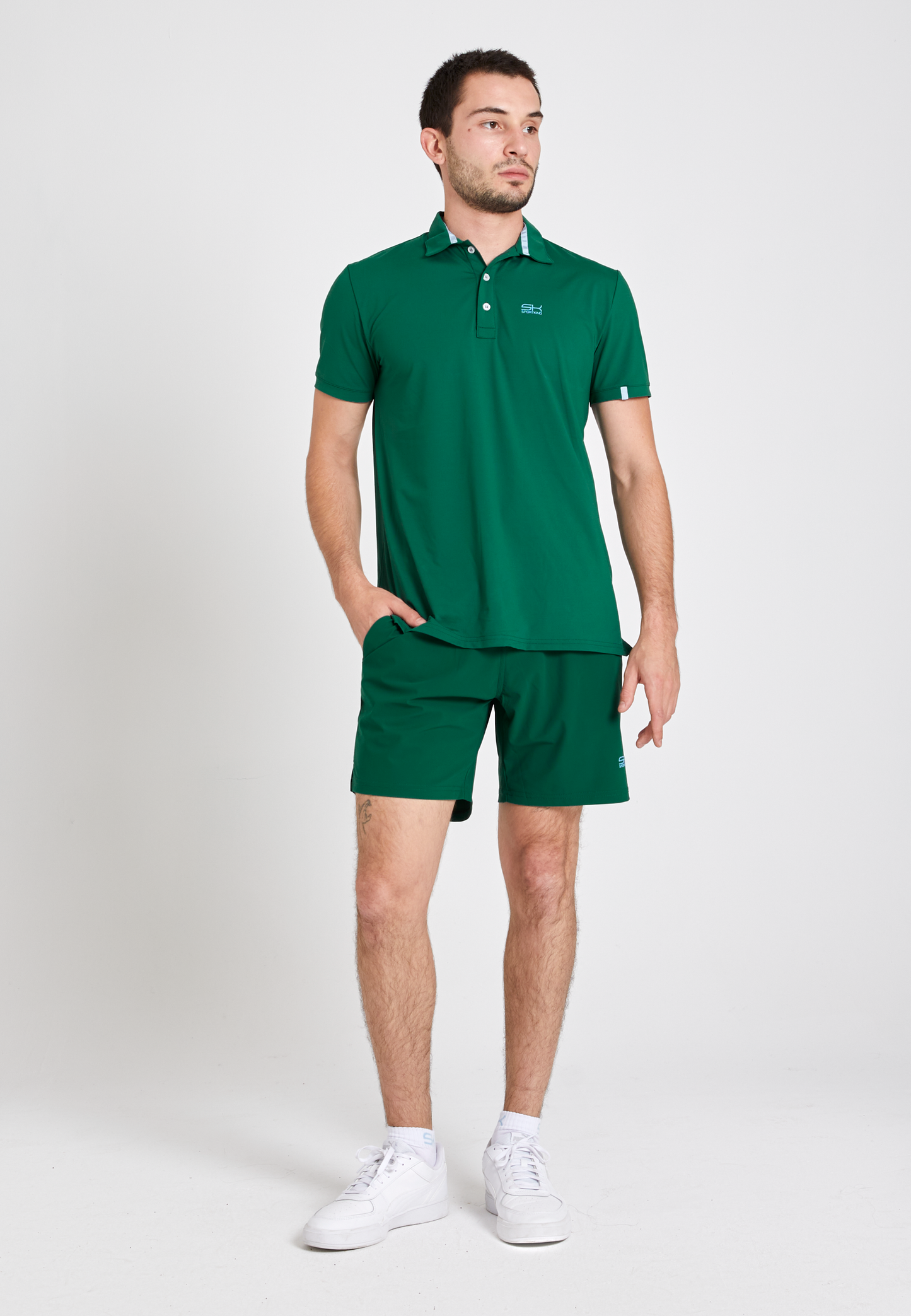 Tennis Shorts regular, tannengrün