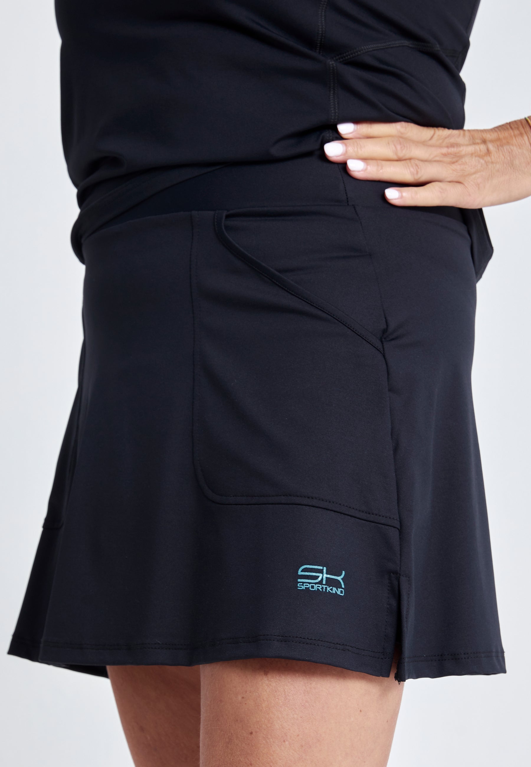 Mädchen & Damen Grace Tennisrock / Skort lang mit Taschen, schwarz von SPORTKIND