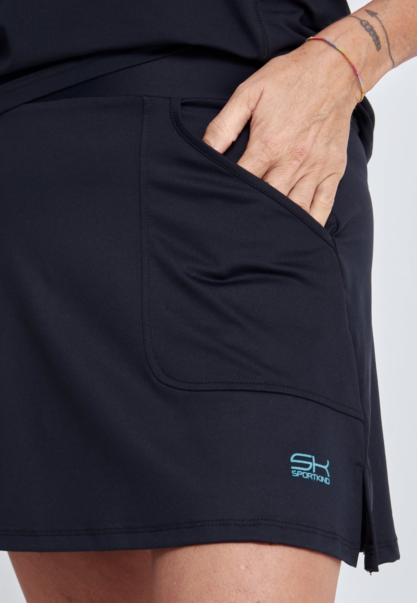 Mädchen & Damen Grace Tennisrock / Skort lang mit Taschen, schwarz von SPORTKIND