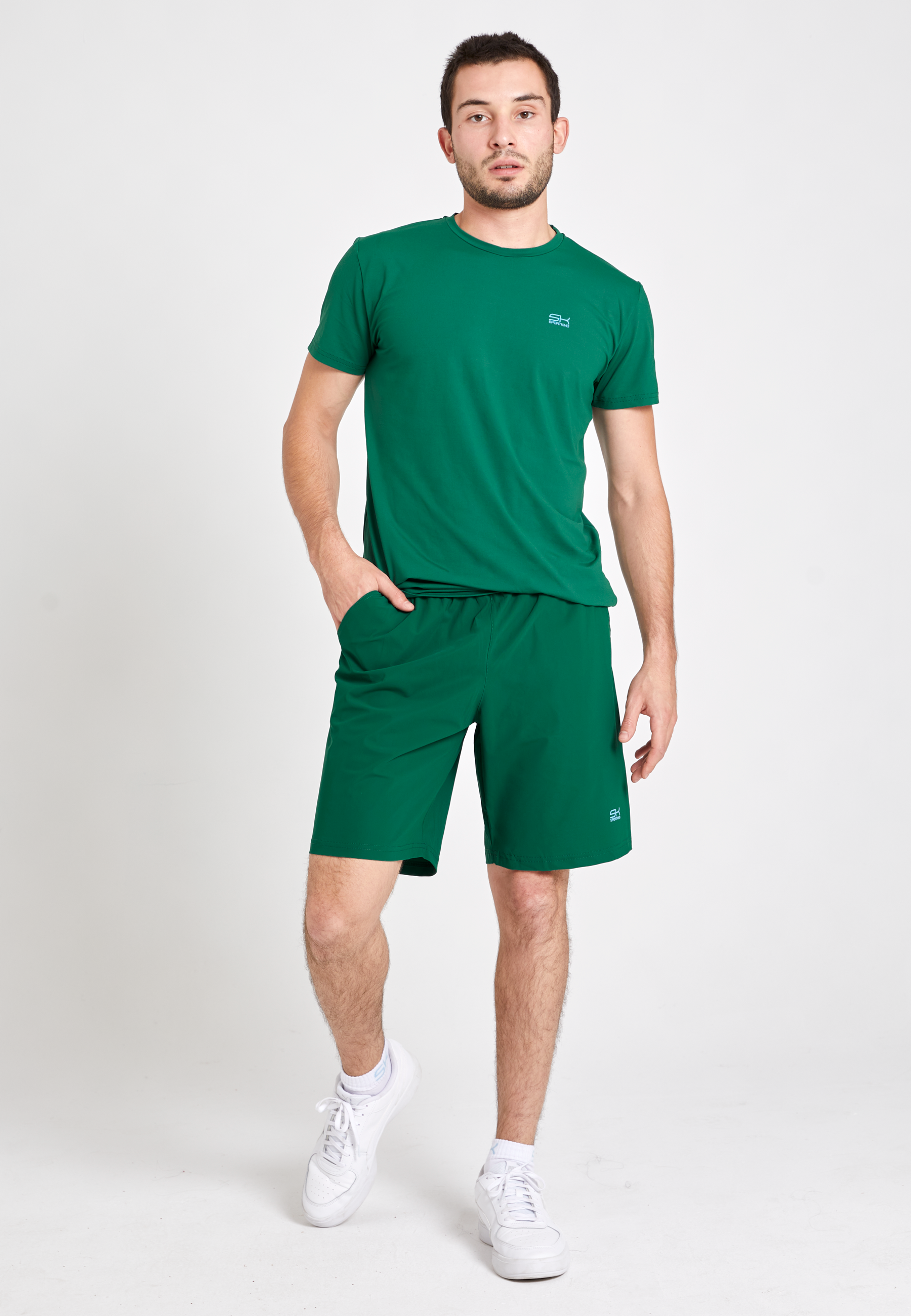 Jungen & Herren Tennis Shorts lang, tannengrün von SPORTKIND